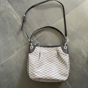 Michael kors crossbody/shoulder bag